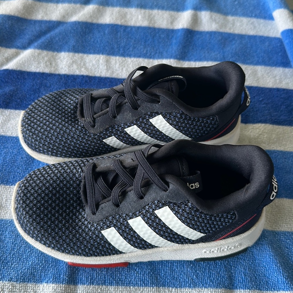 Adidas toddler size 9c